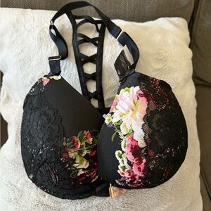 Floral Lace Women's Bra - Black and Pink